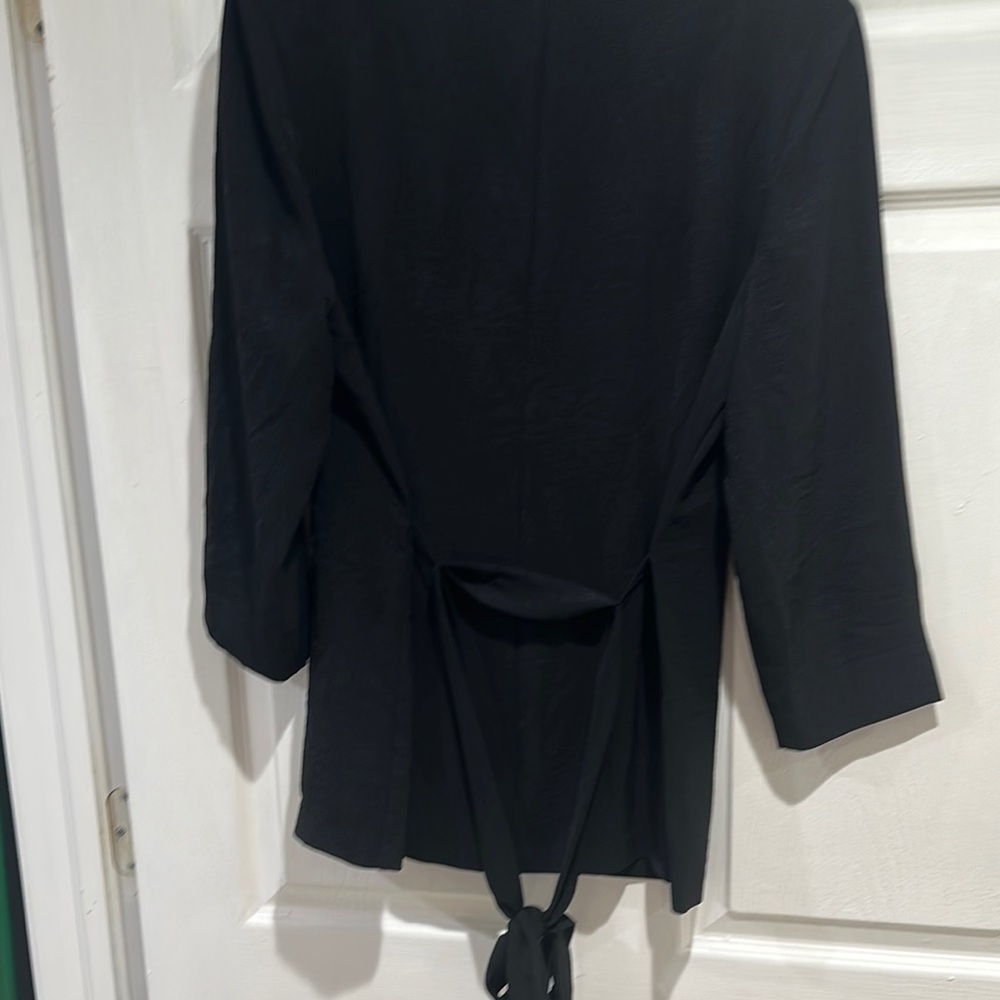 Black and Gold Tailored Blazer with Structured Fabric - Picture 3 of 4